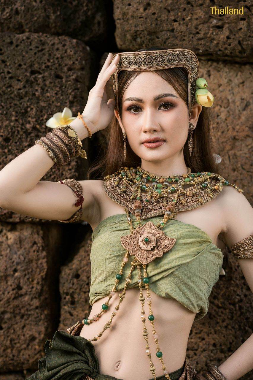 The Beauty of Thai Apsorn: Thai Apsara | THAILAND 🇹🇭