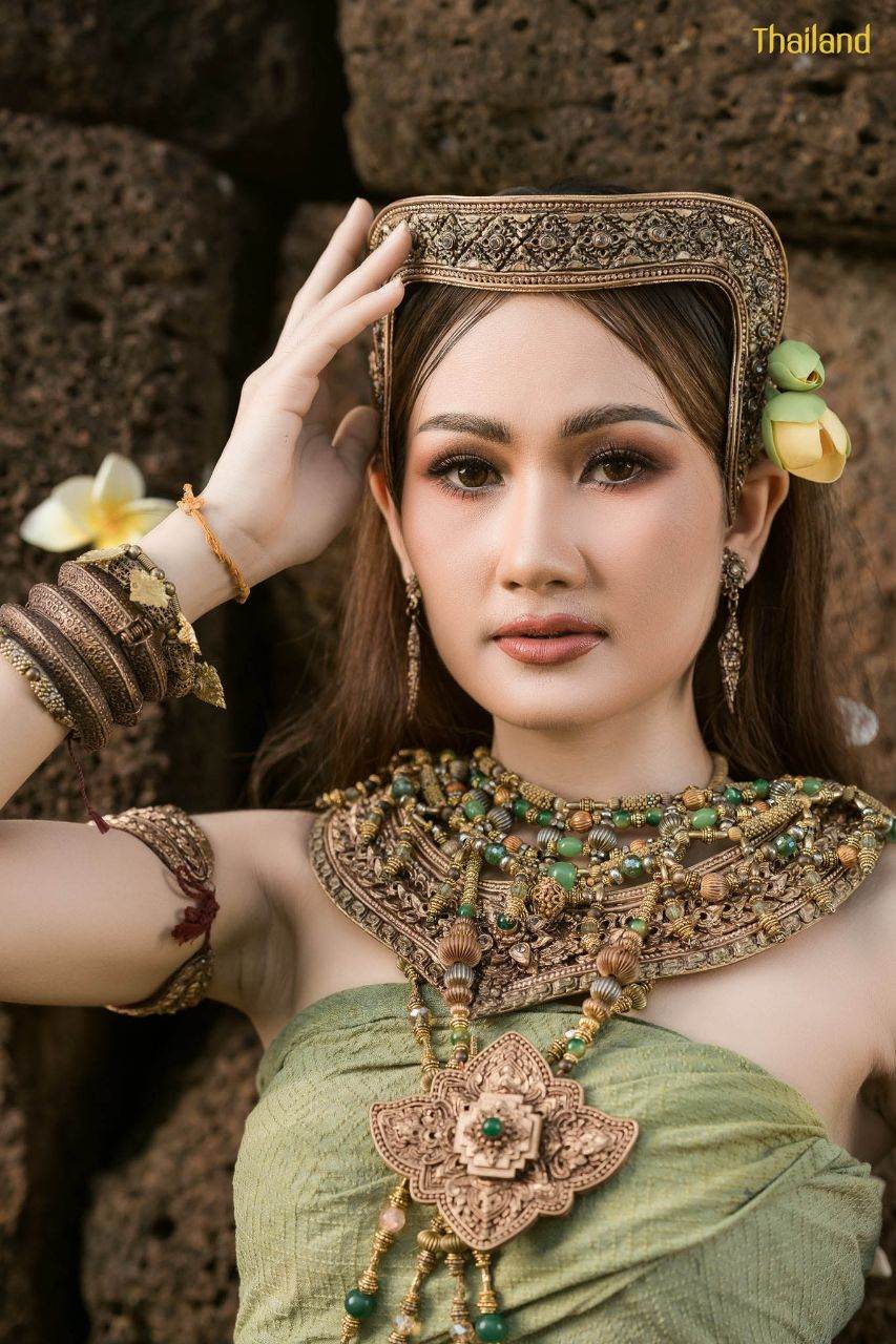 The Beauty of Thai Apsorn: Thai Apsara | THAILAND 🇹🇭