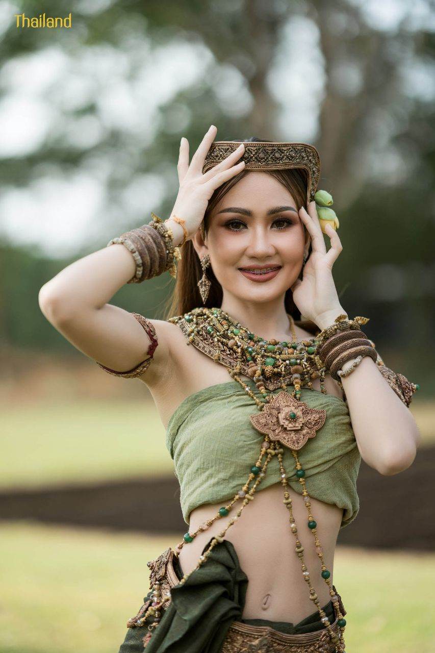 The Beauty of Thai Apsorn: Thai Apsara | THAILAND 🇹🇭