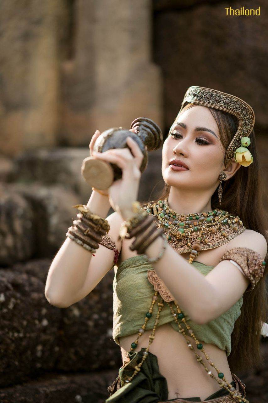 The Beauty of Thai Apsorn: Thai Apsara | THAILAND 🇹🇭