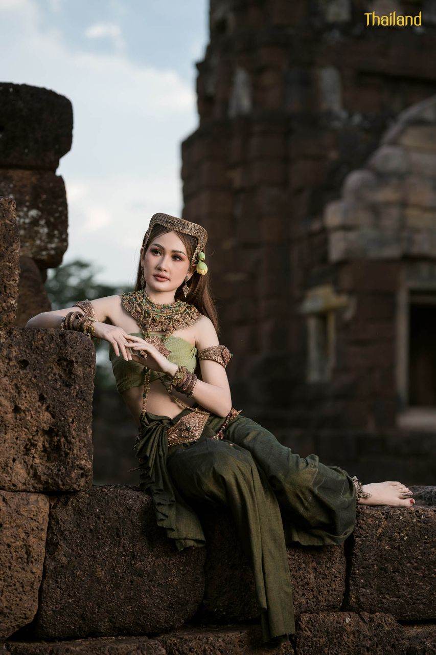 The Beauty of Thai Apsorn: Thai Apsara | THAILAND 🇹🇭