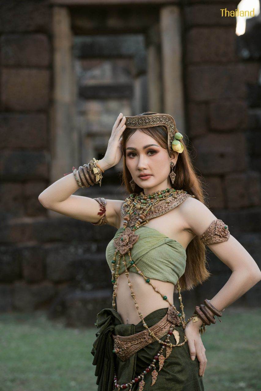The Beauty of Thai Apsorn: Thai Apsara | THAILAND 🇹🇭