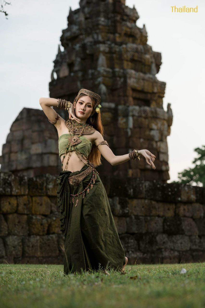 The Beauty of Thai Apsorn: Thai Apsara | THAILAND 🇹🇭