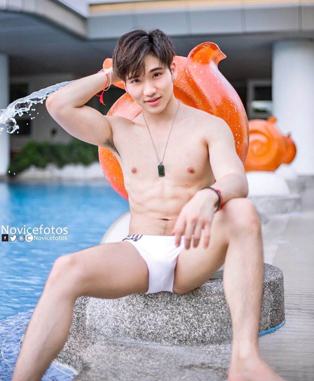 กรุ่นกลิ่นกาย20