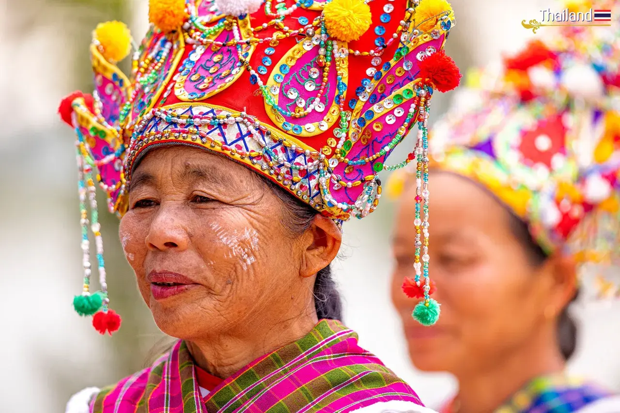 หมวกกาบ, หม่อมกาบ หรือ กระโจมหัว | THAILAND 🇹🇭