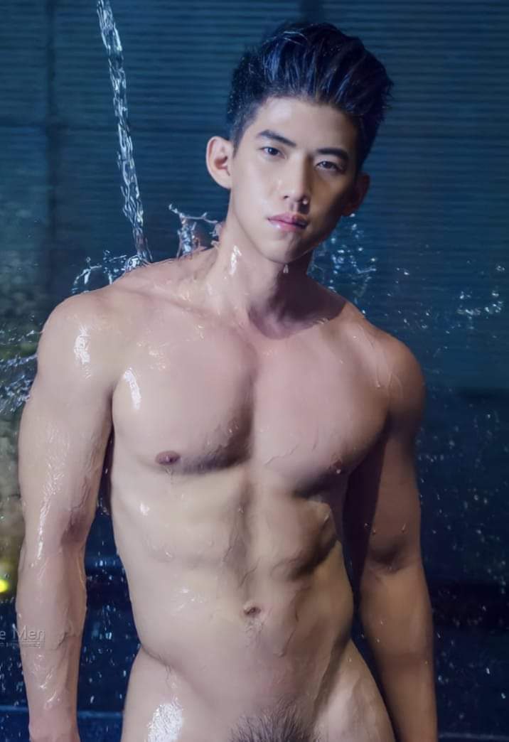 กรุ่นกลิ่นกาย42