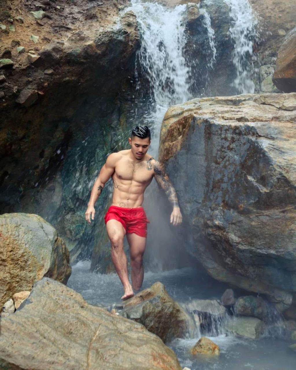 กรุ่นกลิ่นกาย44