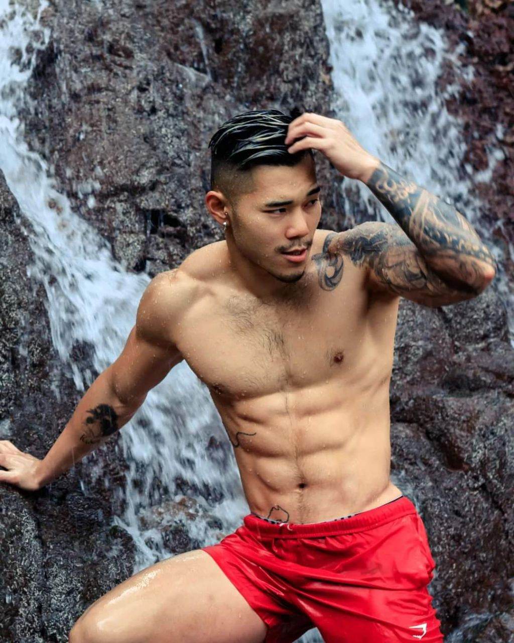 กรุ่นกลิ่นกาย44