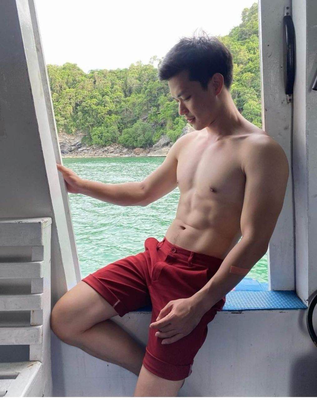 กรุ่นกลิ่นกาย46