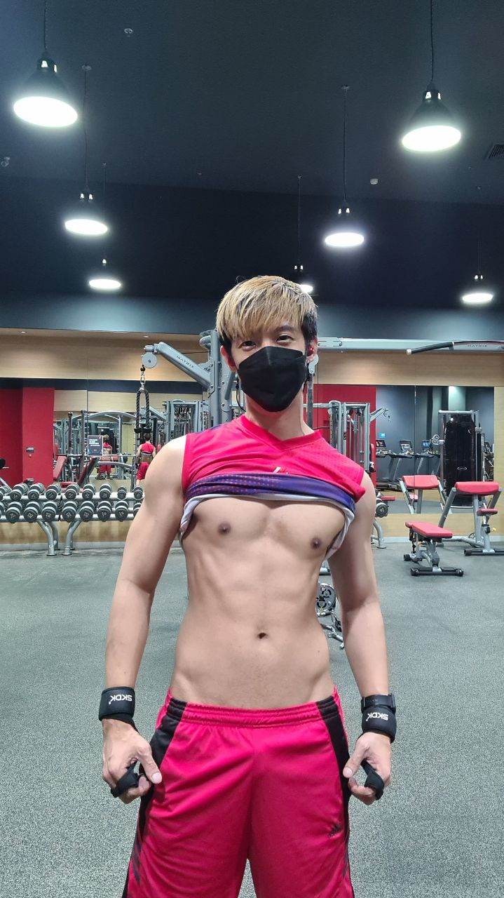 กรุ่นกลิ่นกาย47