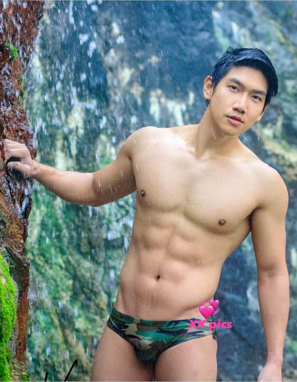 กรุ่นกลิ่นกาย48