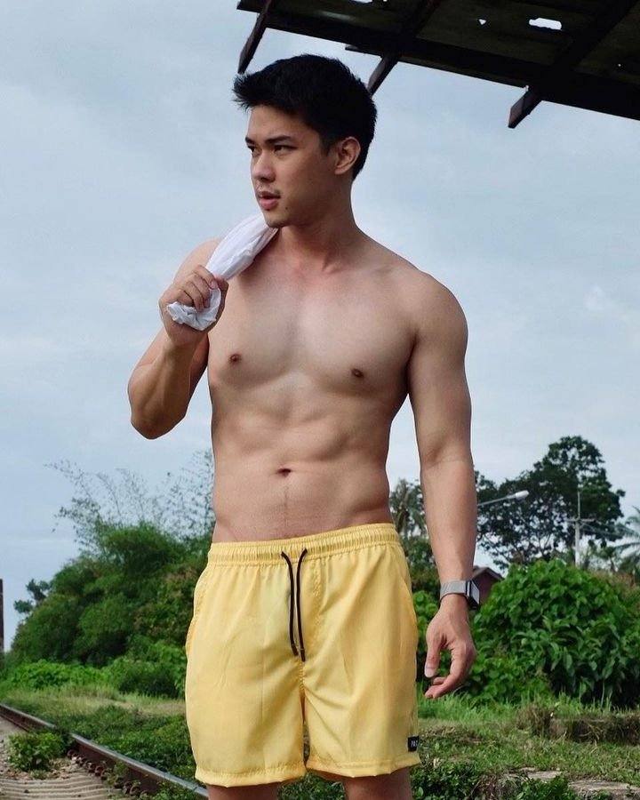 เรือนกายชายหนุ่ม8