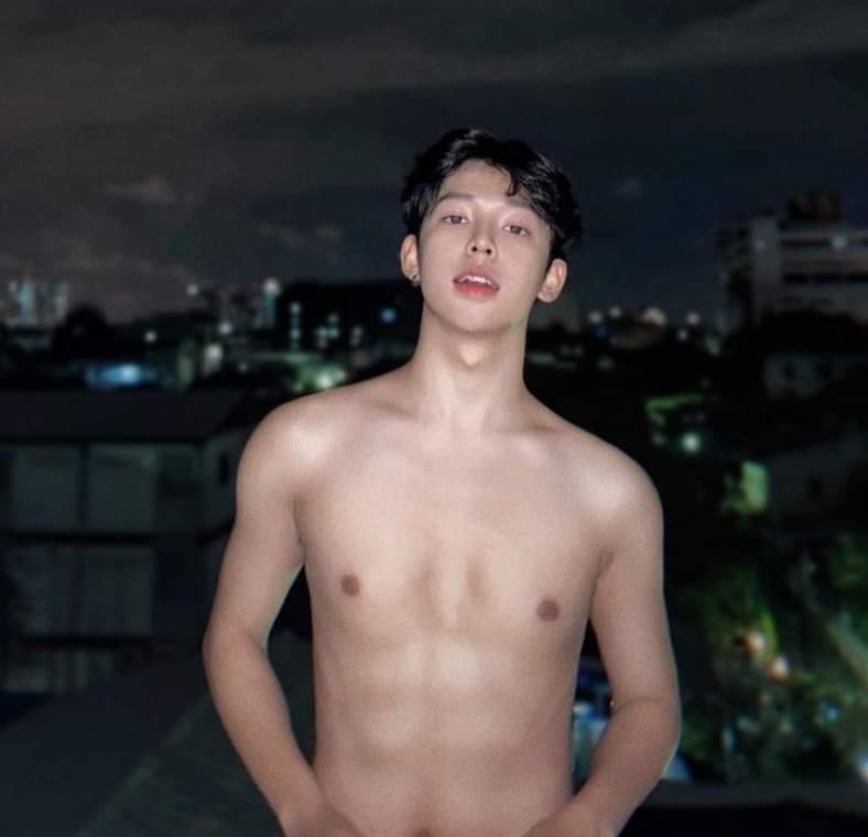 เรือนกายชายหนุ่ม12
