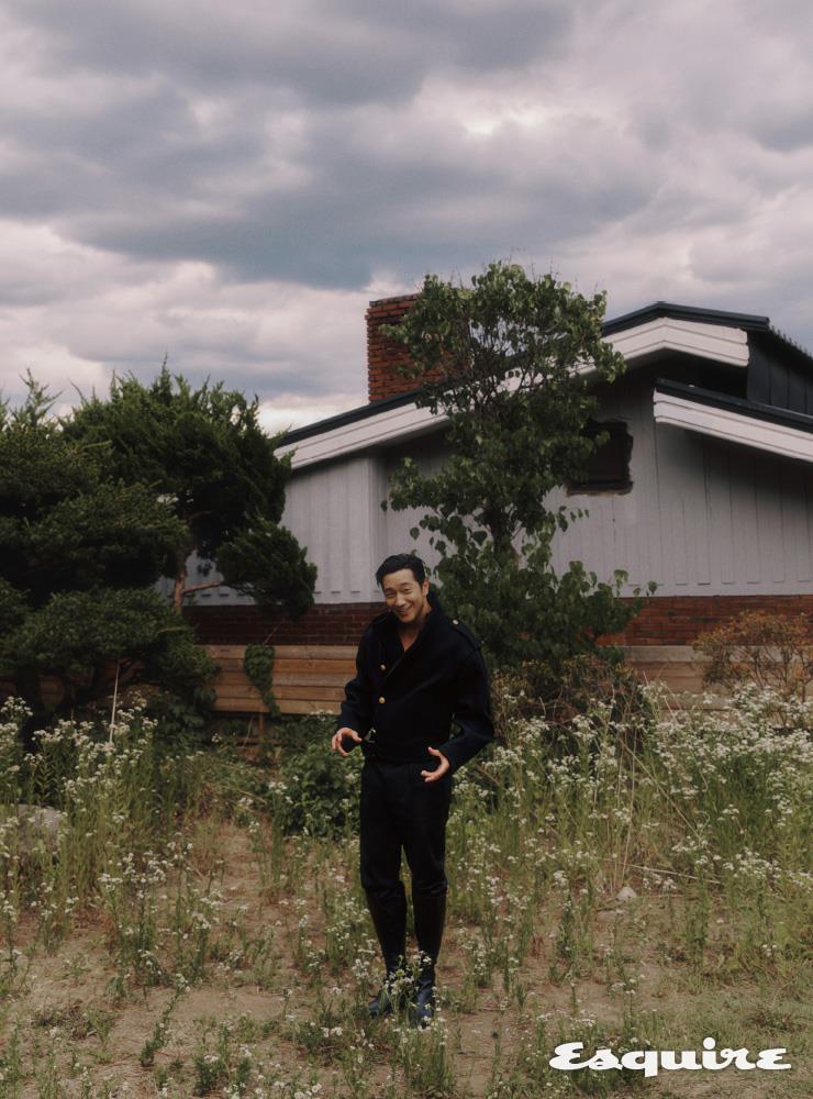 Son Sukku @ Esquire Korea July 2022