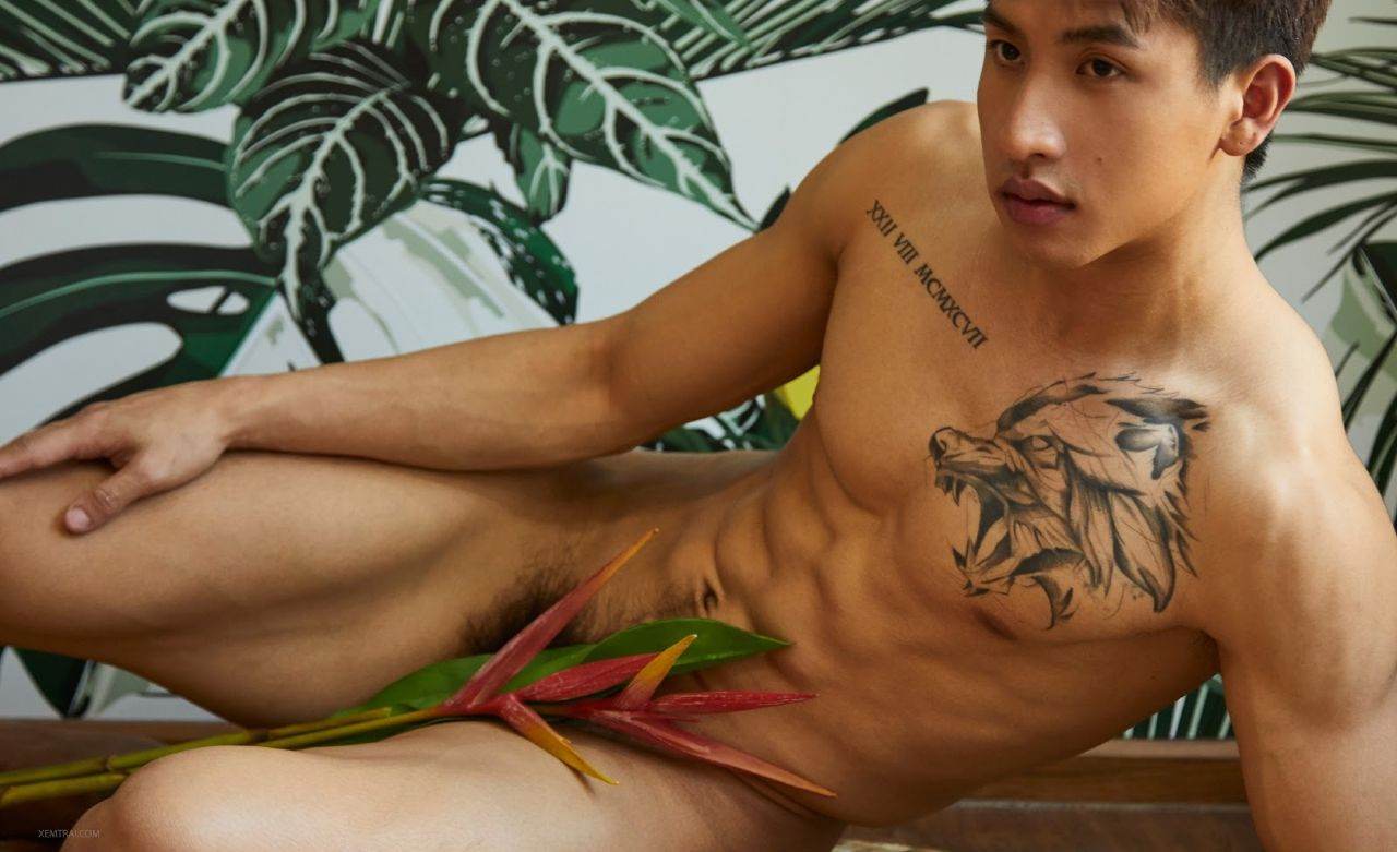 หนุ่มหล่อขึ้นปก 1104.4