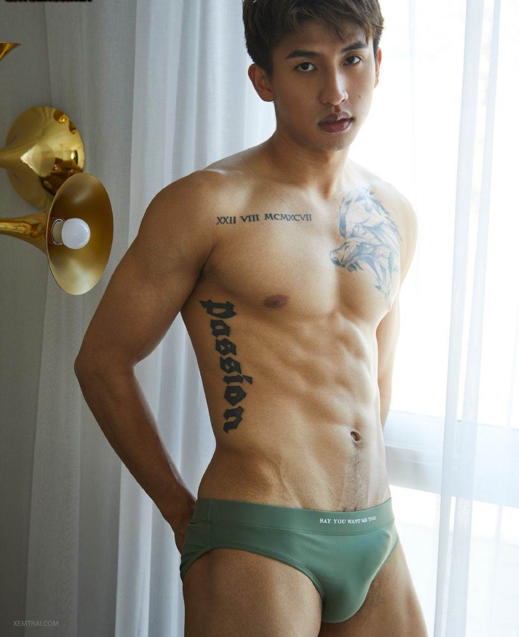 หนุ่มหล่อขึ้นปก 1104.4