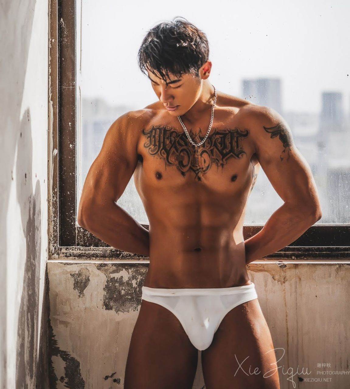 หนุ่มหล่อขึ้นปก 1107.1