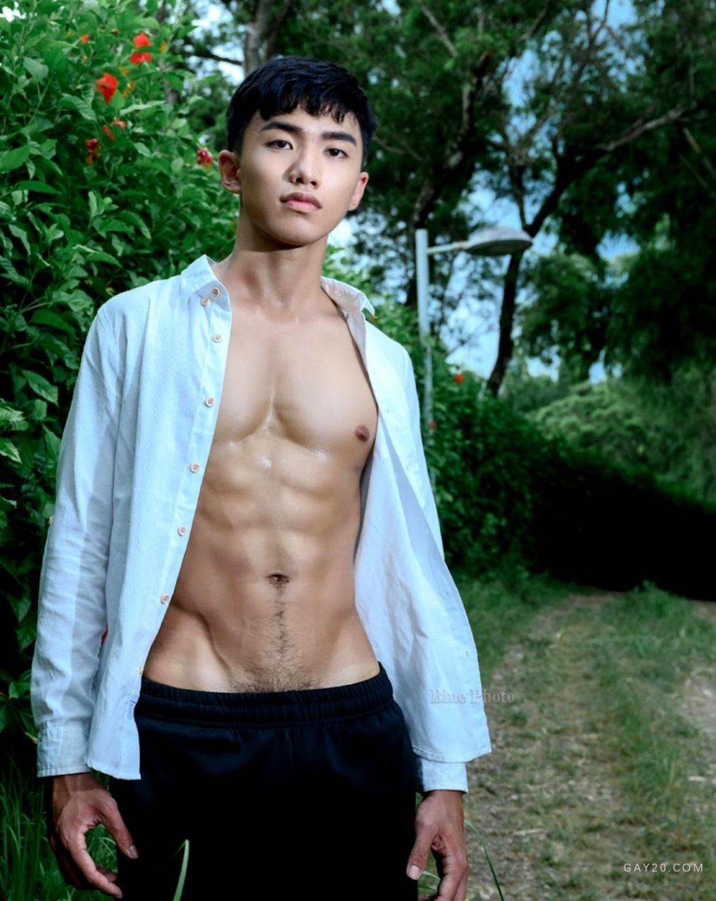 หนุ่มหล่อขึ้นปก 1108.1