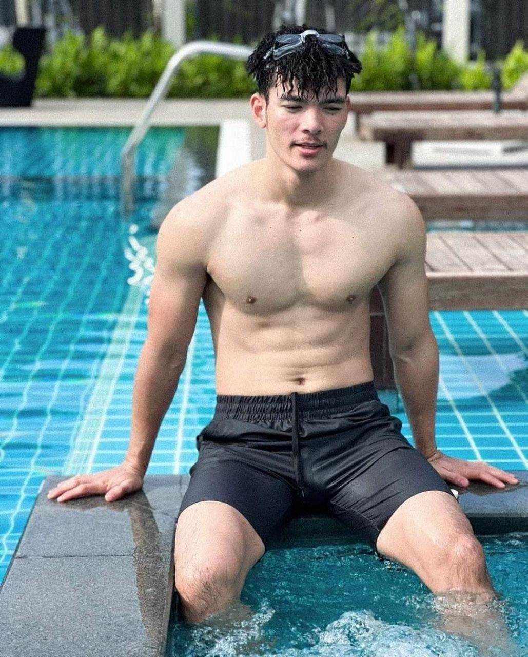 เรือนกายชายหนุ่ม42