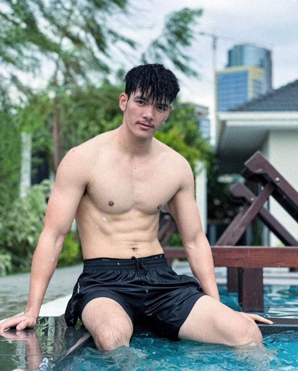 เรือนกายชายหนุ่ม42