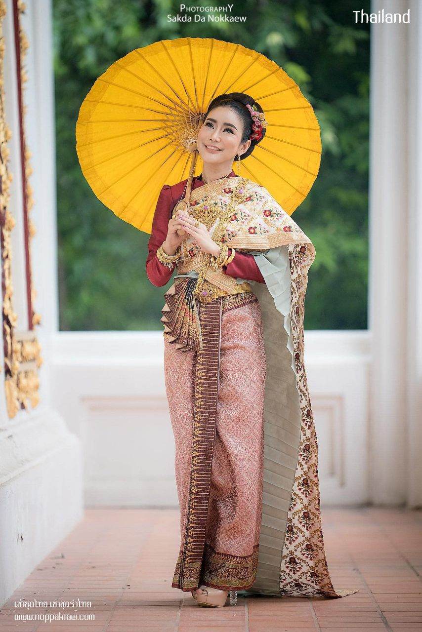The elegance of Thai dress: Thai Traditional Costume | THAILAND 🇹🇭