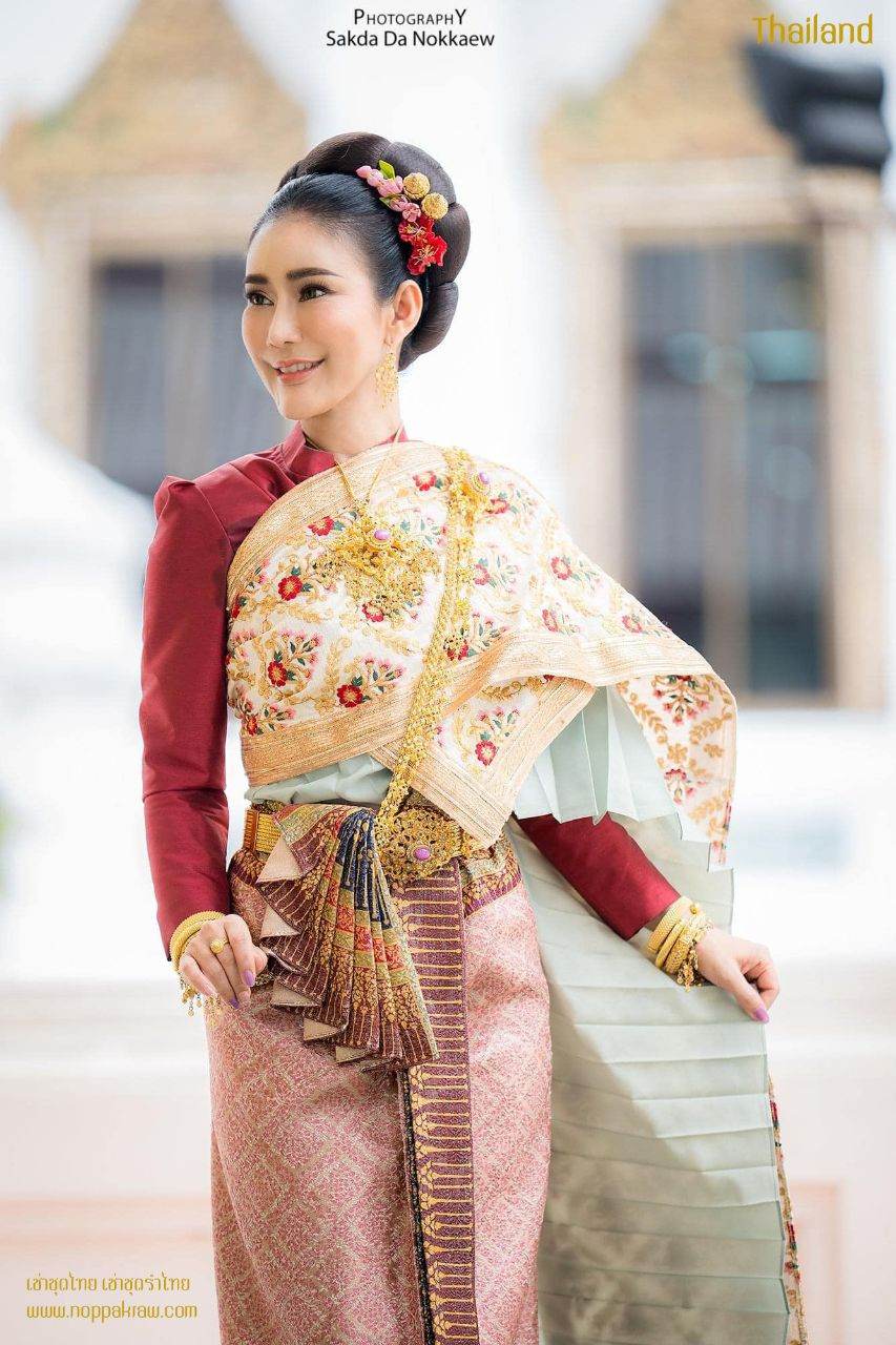 The elegance of Thai dress: Thai Traditional Costume | THAILAND 🇹🇭