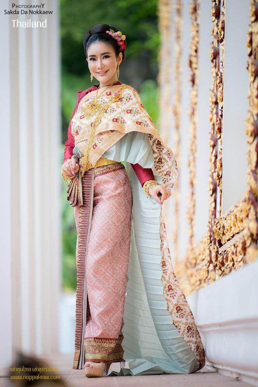 The elegance of Thai dress: Thai Traditional Costume | THAILAND 🇹🇭