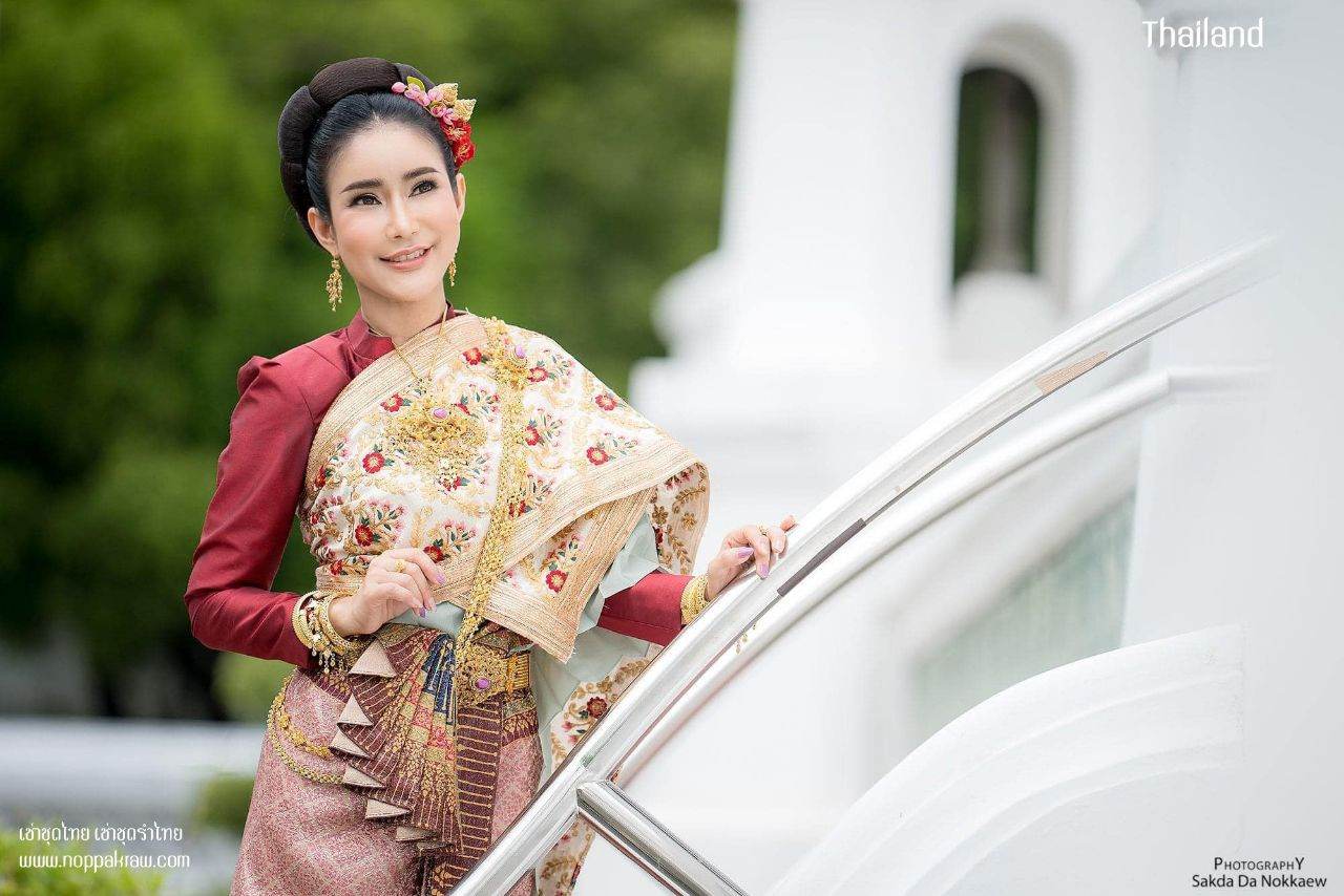 The elegance of Thai dress: Thai Traditional Costume | THAILAND 🇹🇭