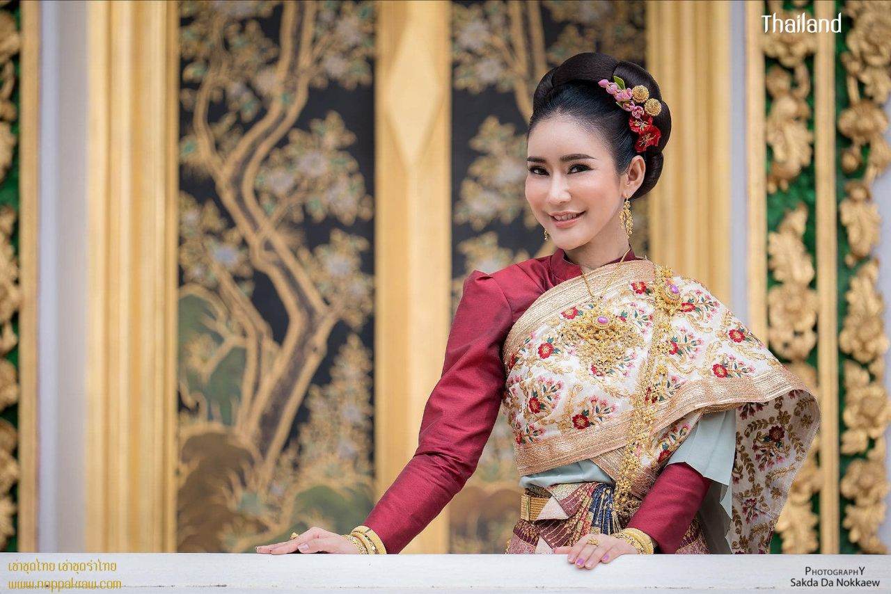 The elegance of Thai dress: Thai Traditional Costume | THAILAND 🇹🇭
