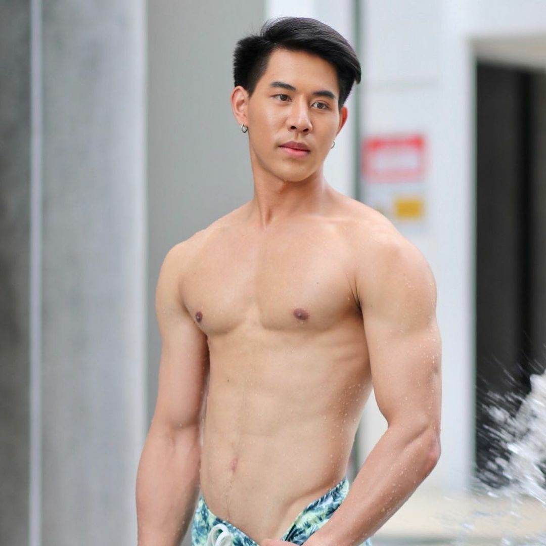 เรือนกายชายหนุ่ม43