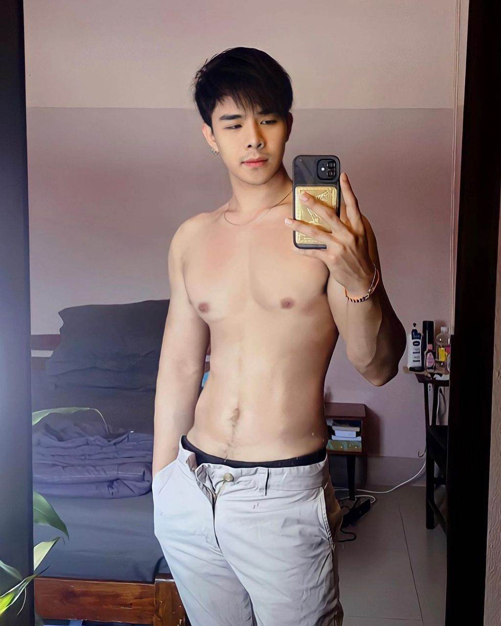 เรือนกายชายหนุ่ม46