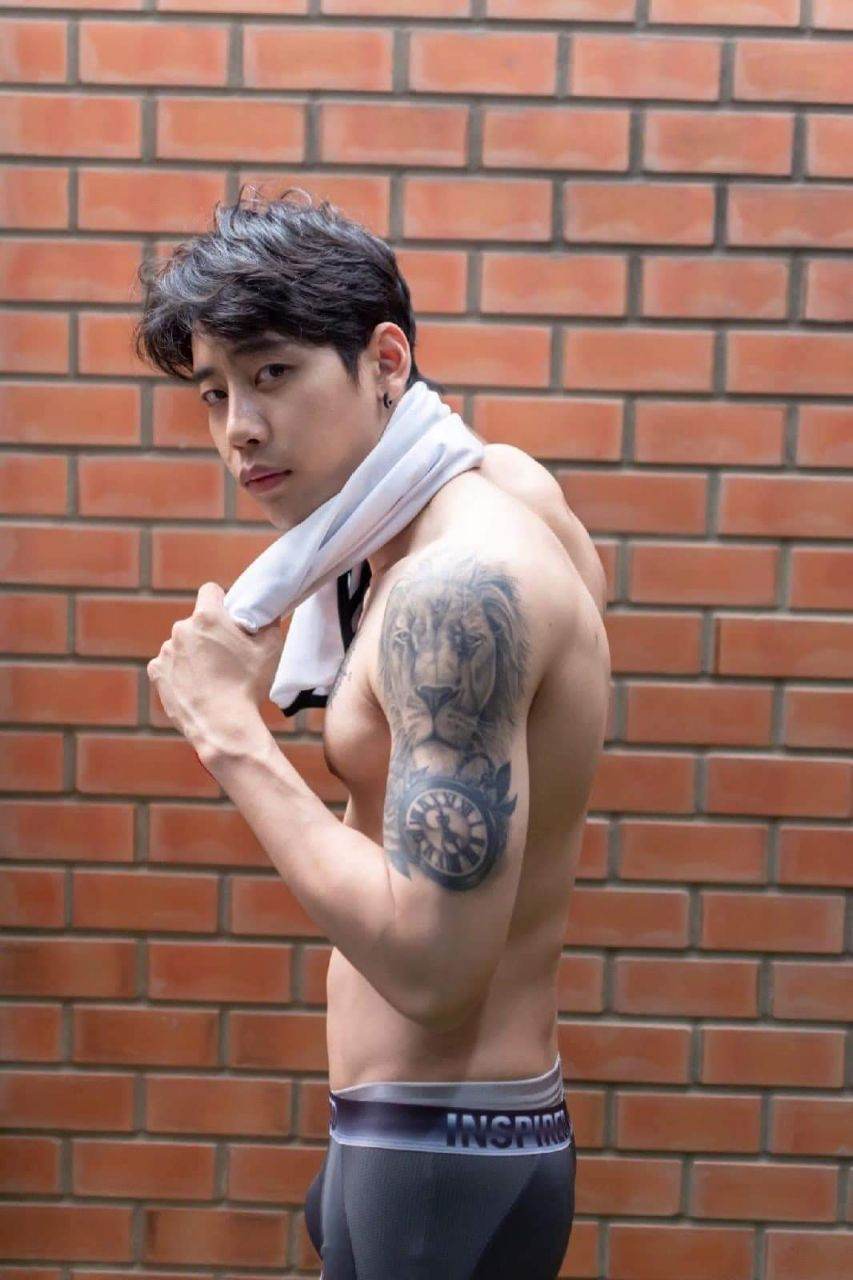 เรือนกายชายหนุ่ม49