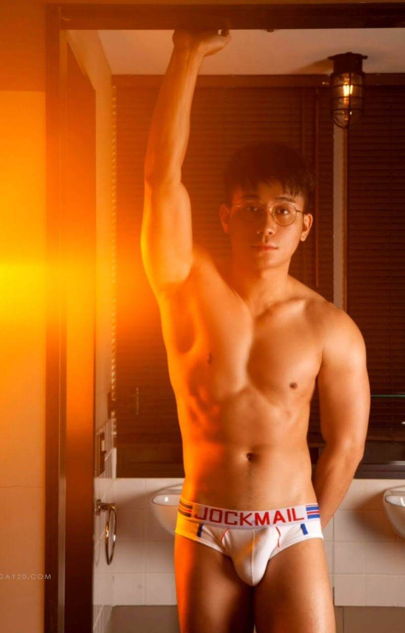 หนุ่มหล่อขึ้นปก 1103.4