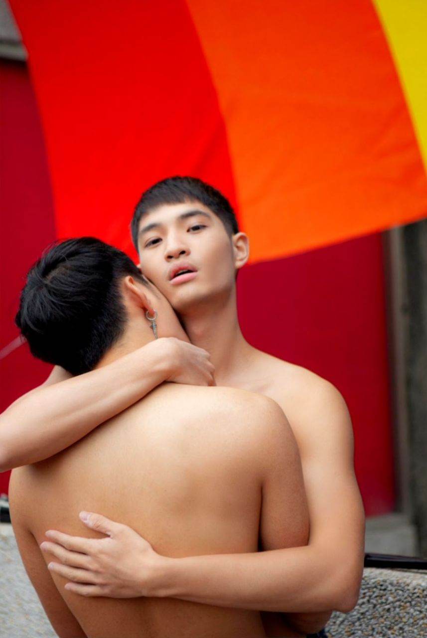 หนุ่มหล่อขึ้นปก 1105.3