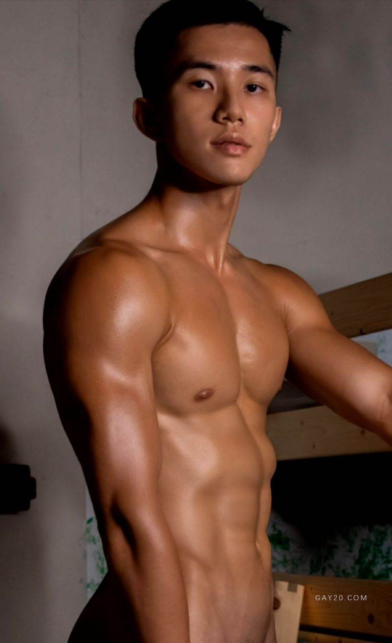 หนุ่มหล่อขึ้นปก 1106.3