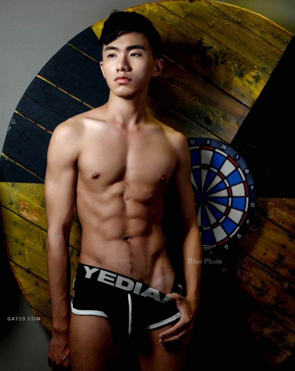 หนุ่มหล่อขึ้นปก 1108.2