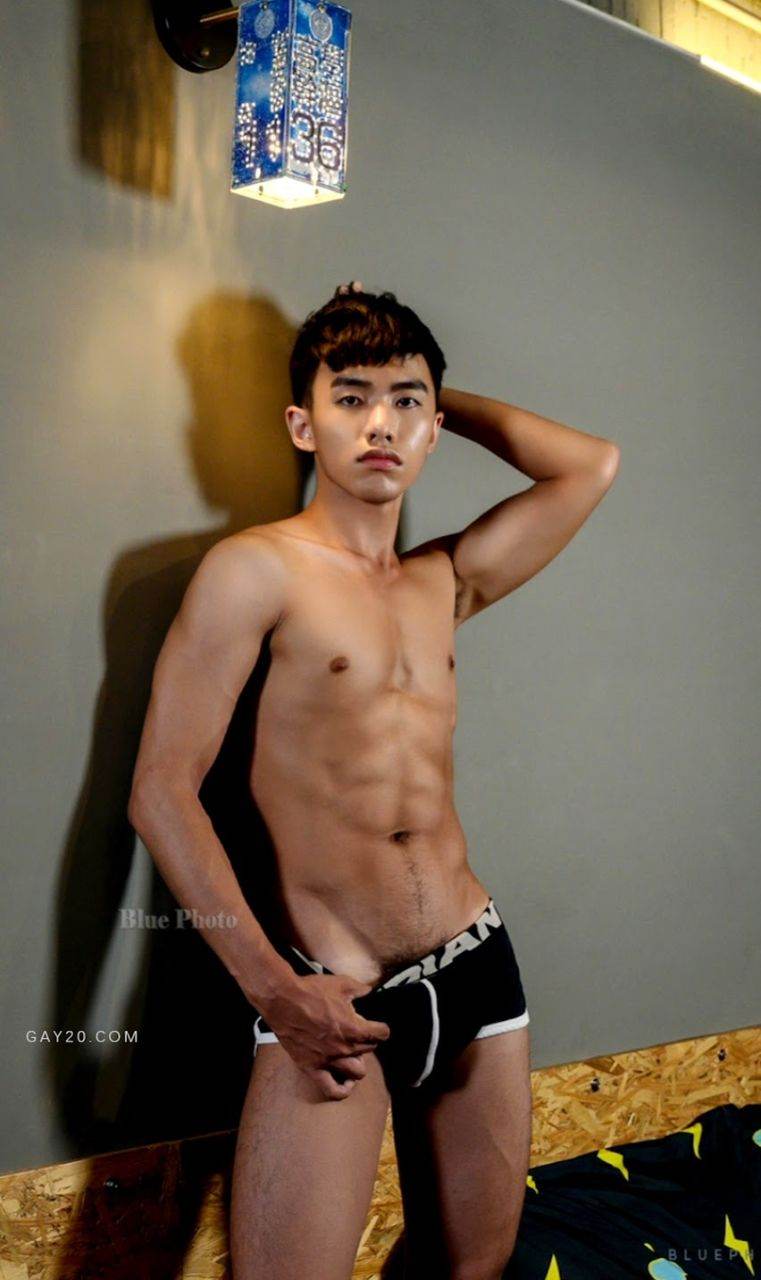 หนุ่มหล่อขึ้นปก 1108.2