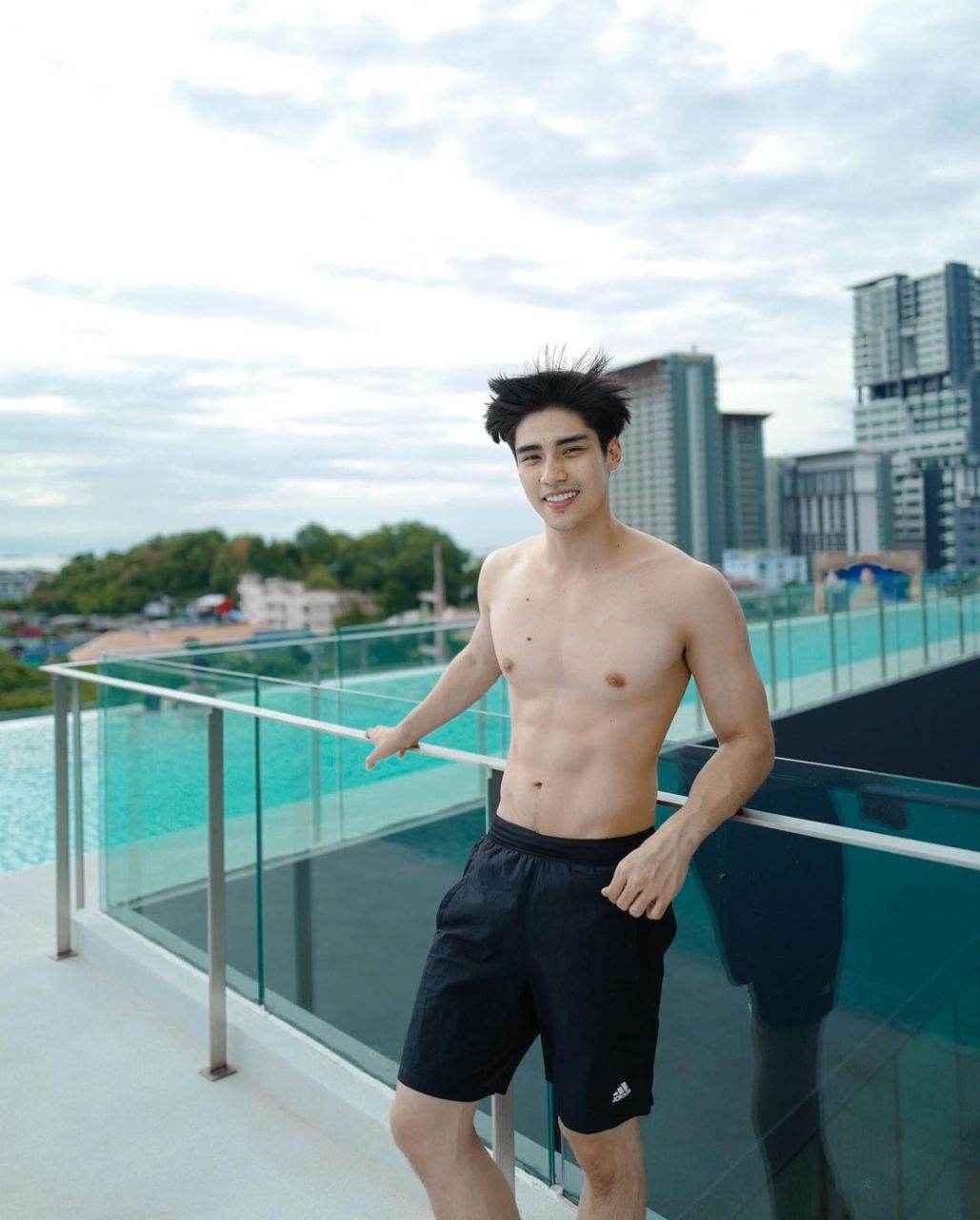 ผู้หล่อต้องขอเลีย