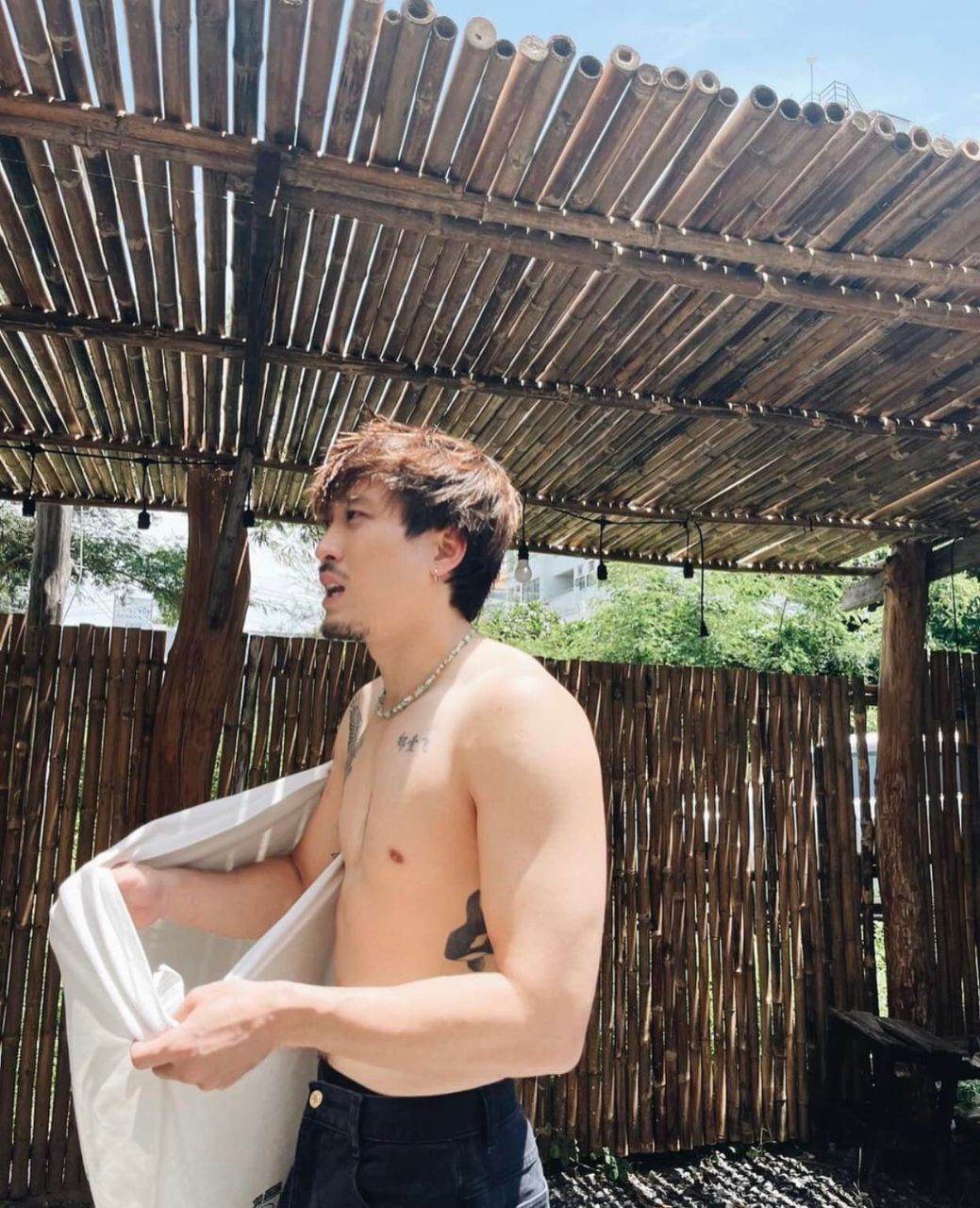 พลังเขื่อนน้ำทะลัก