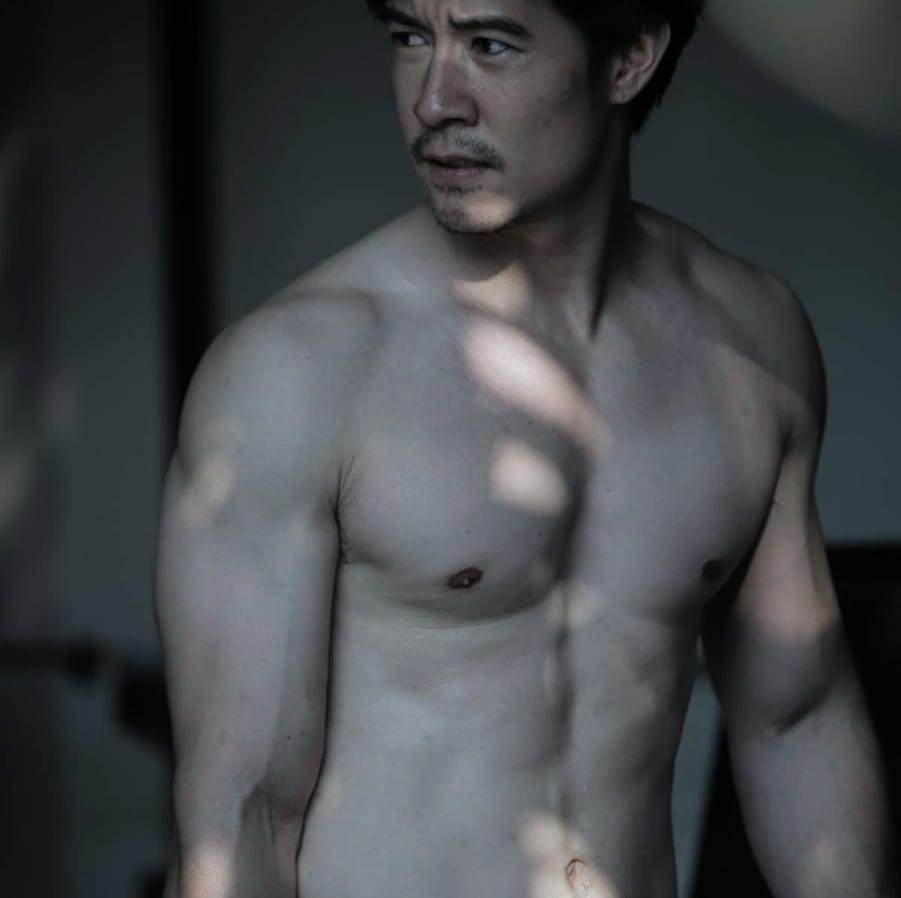 พลังเขื่อนน้ำทะลัก