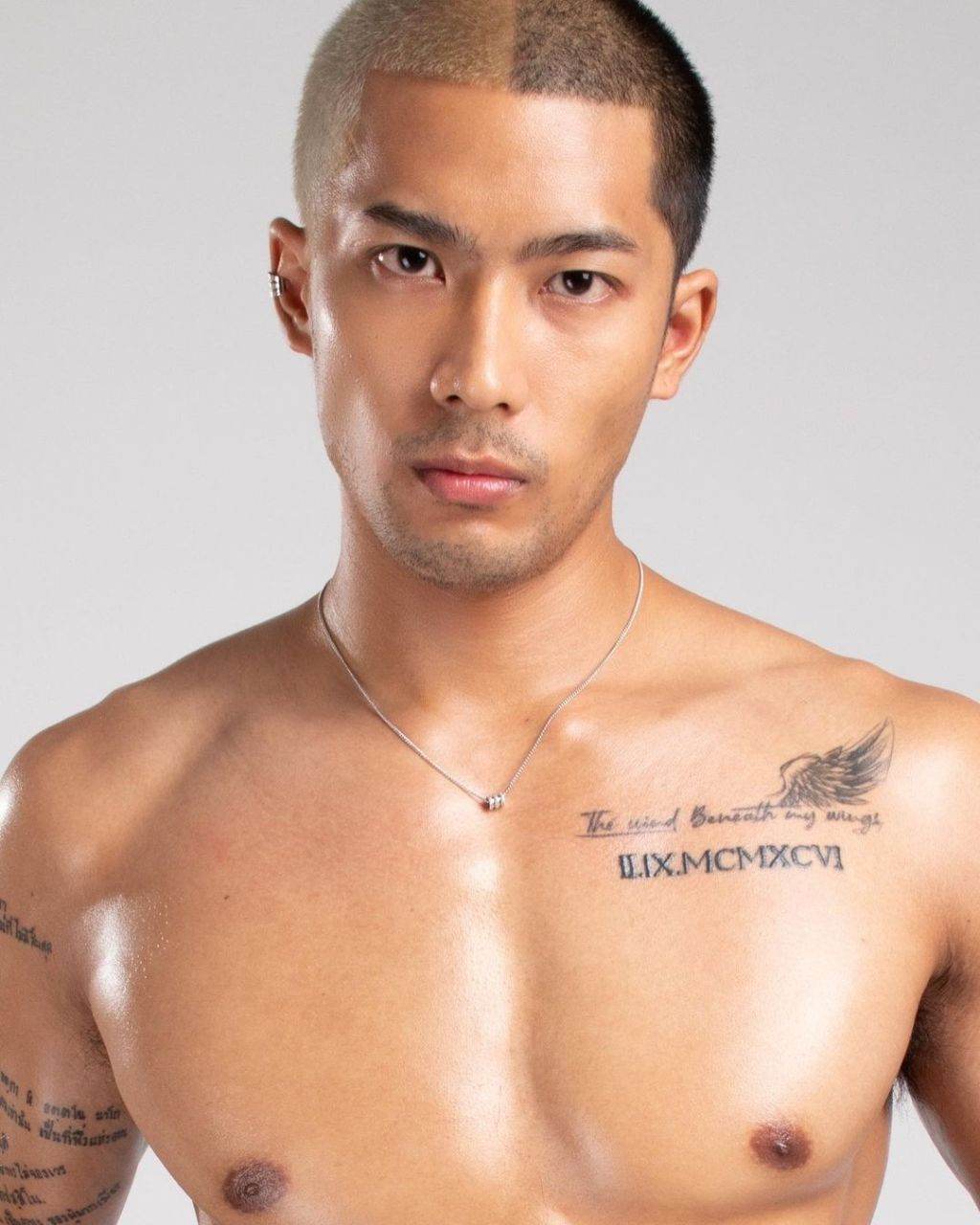 หล่อเข้มหล่อน่ากิน
