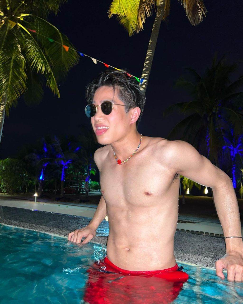 หล่อเข้มหล่อน่ากิน