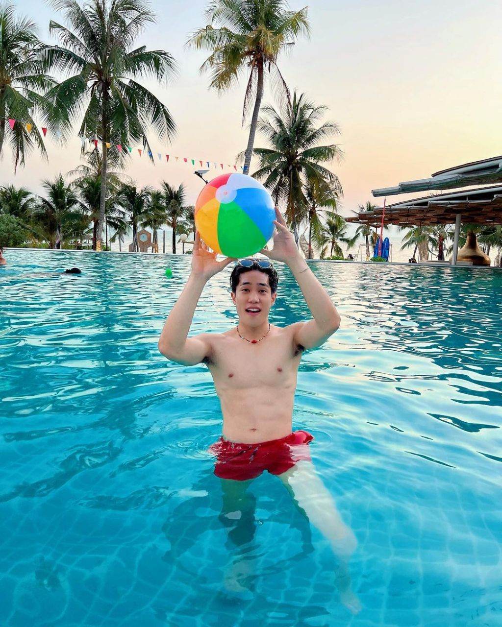หล่อเข้มหล่อน่ากิน