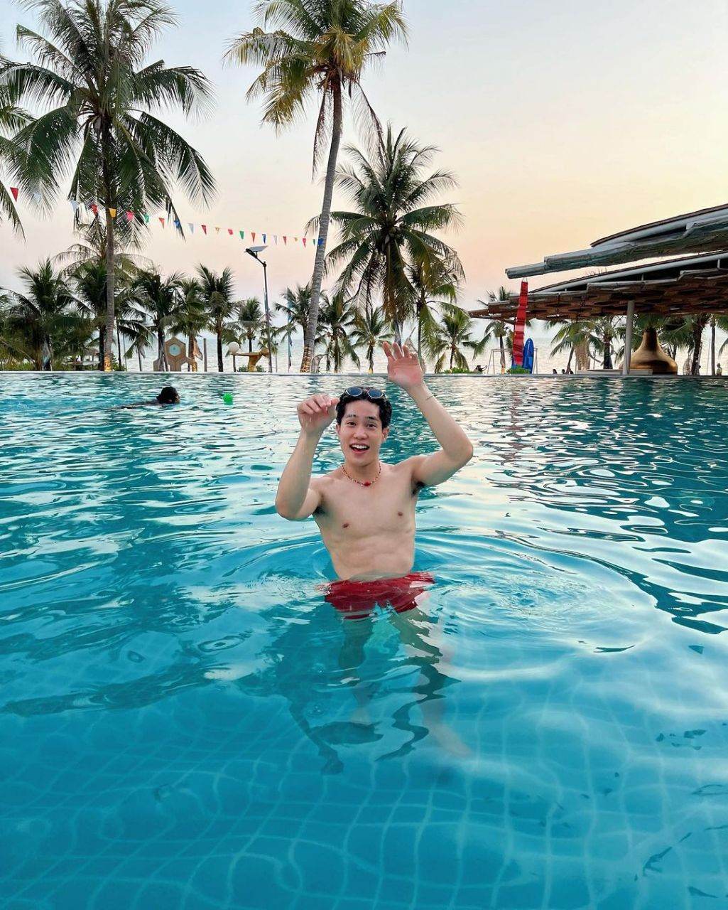 หล่อเข้มหล่อน่ากิน