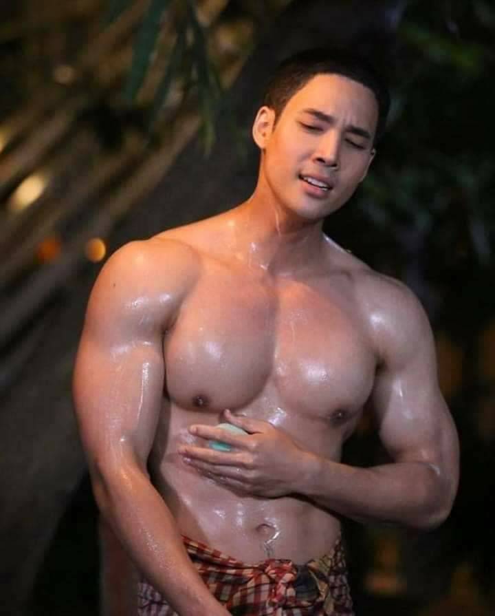 หล่อเข้มไทยๆ