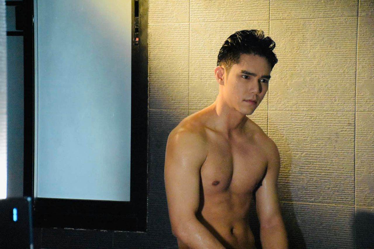 หล่อเข้มไทยๆ
