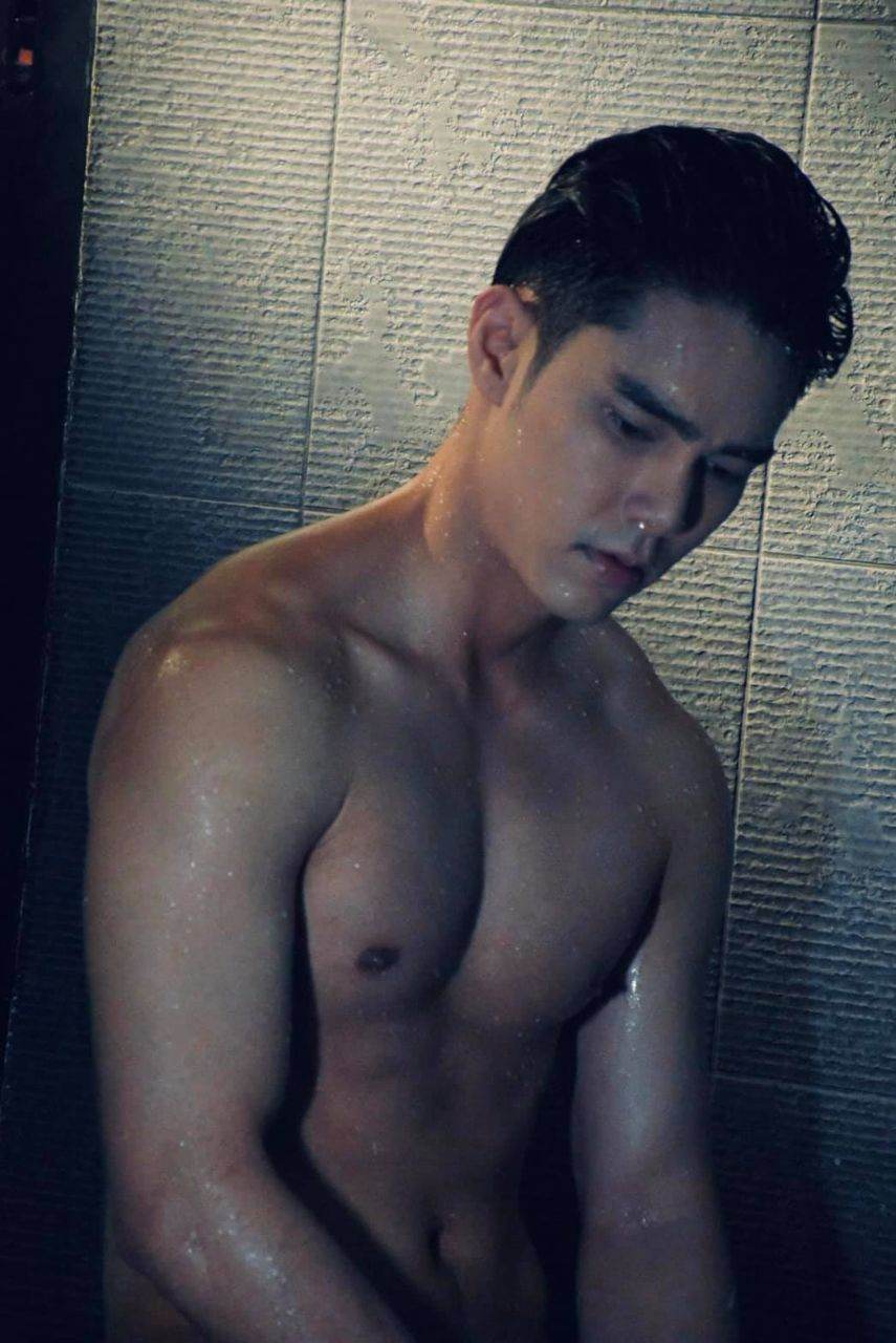 หล่อเข้มไทยๆ