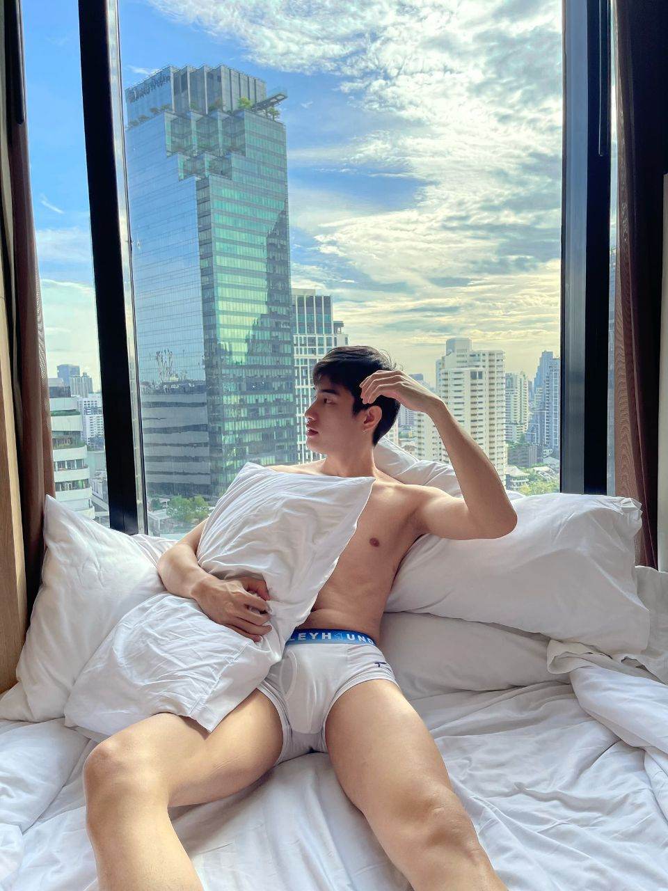 ดูเพลินๆก่อนเดินเข้าห้องน้ำ11