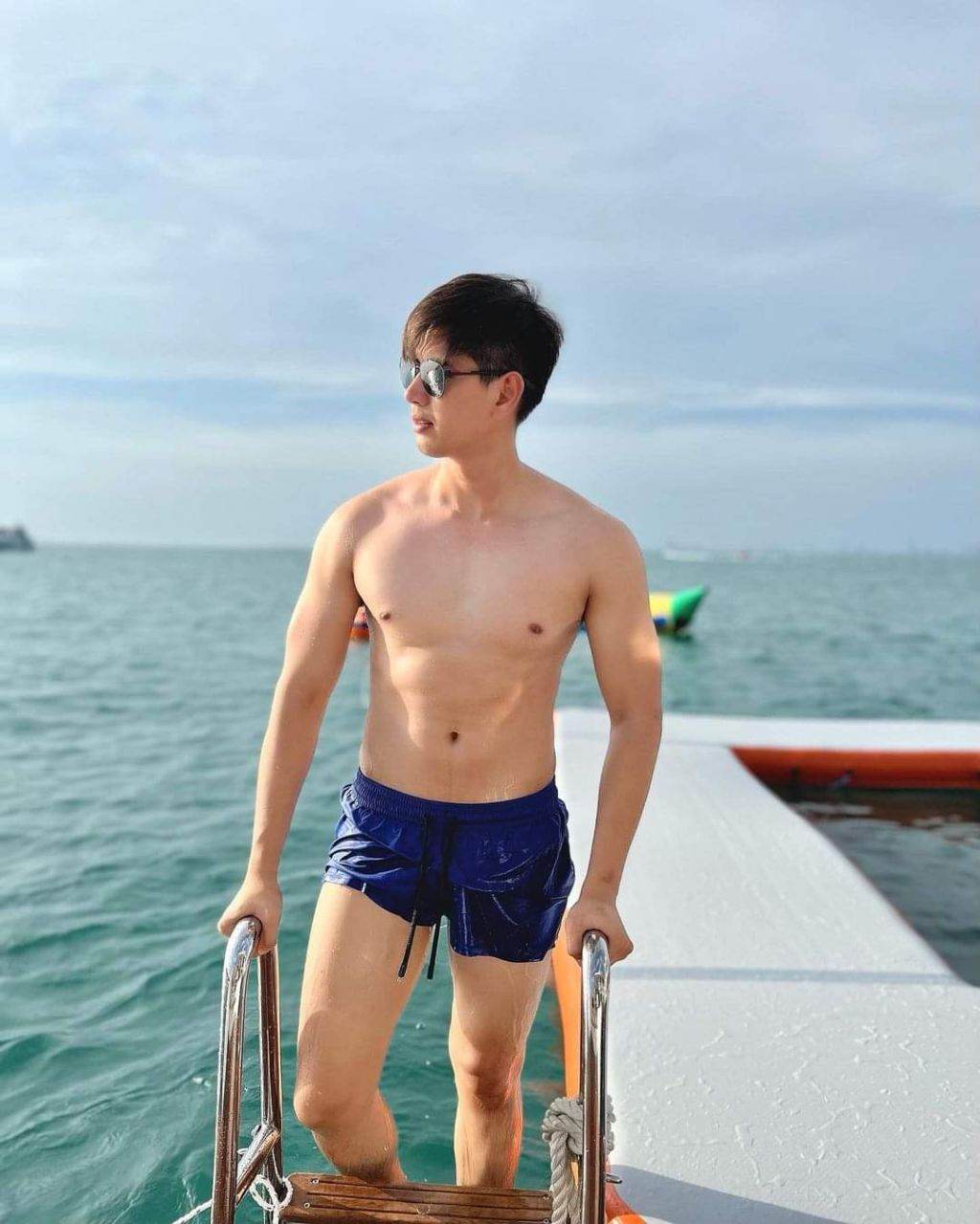 ดูเพลินๆก่อนเดินเข้าห้องน้ำ18