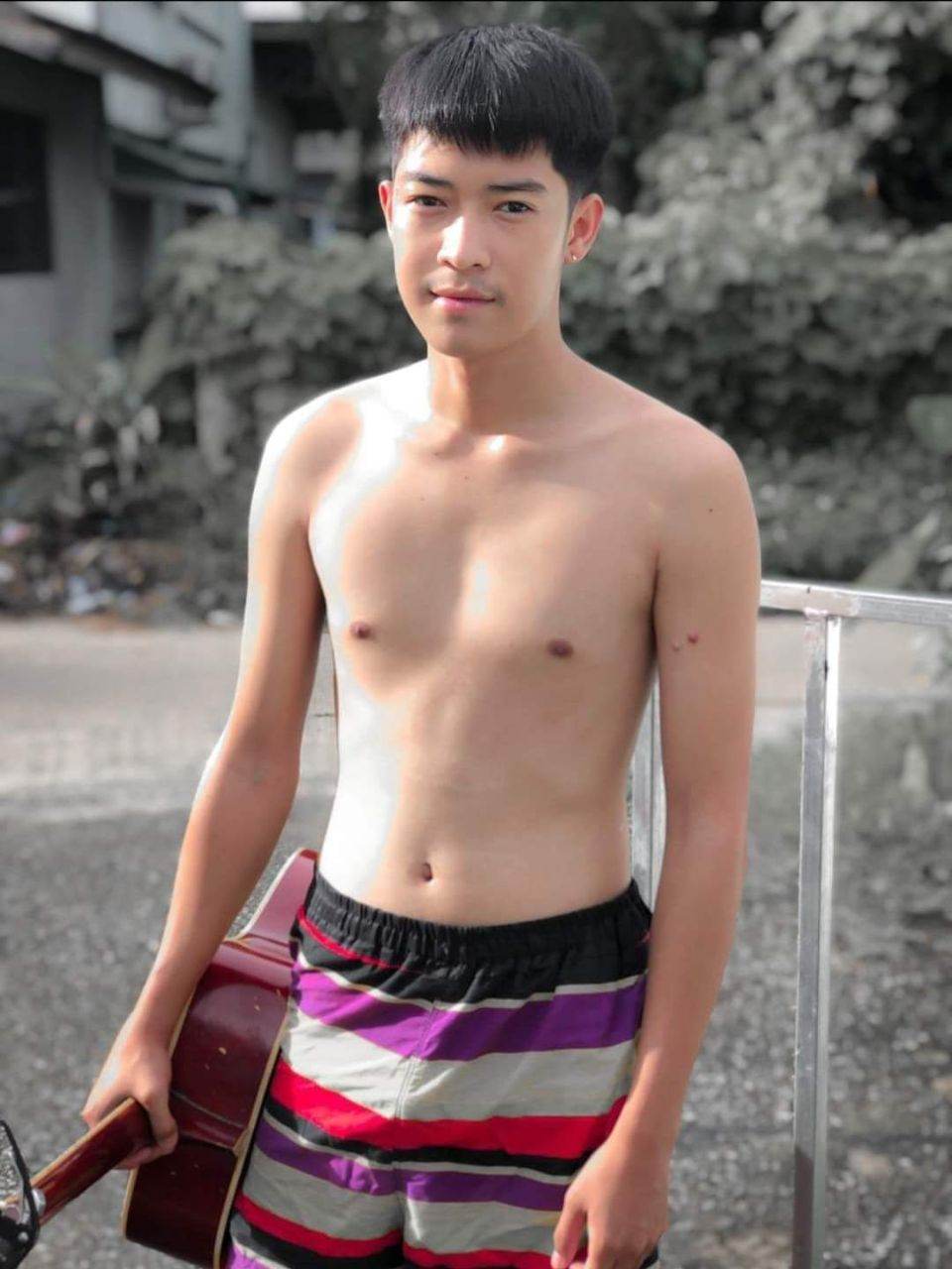 ดูเพลินๆก่อนเดินเข้าห้องน้ำ23